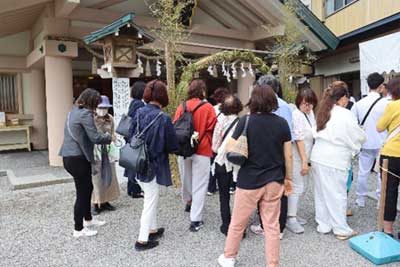 二見興玉神社の茅の輪くぐり